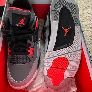 Air Jordan 4 Retro